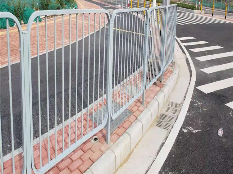 西岗港式道路护栏